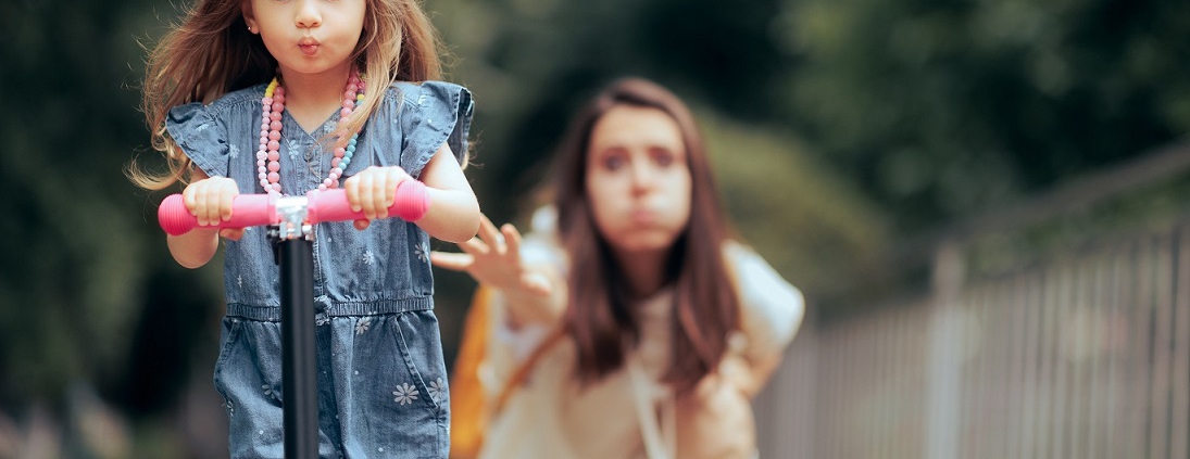 La sobreprotección y su impacto en el desarrollo emocional infantil.